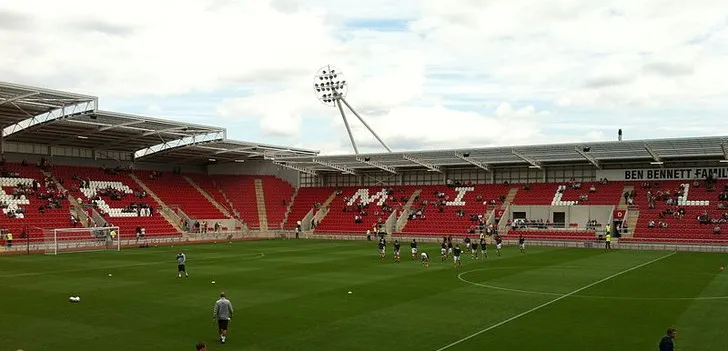 Cận cảnh khán đài New York Stadium từ góc nhìn khán giả, tầm nhìn rõ ràng