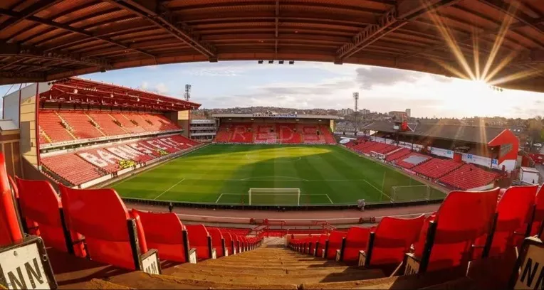 Khán đài sân Oakwell, góc nhìn từ khán giả