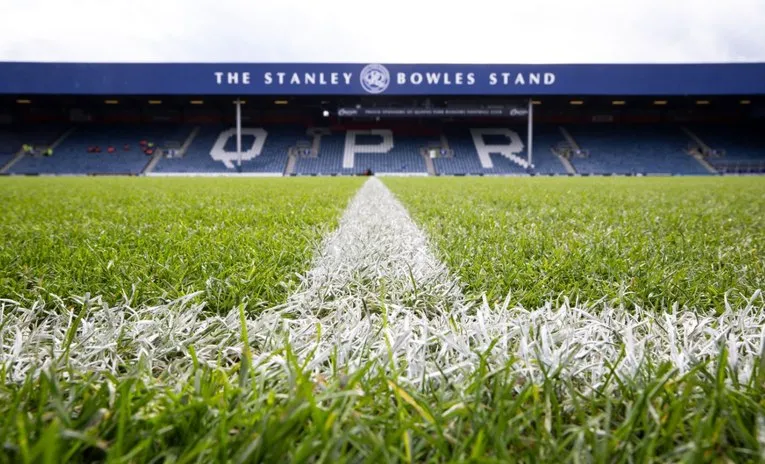 Khán đài Stanley Bowles tại Loftus Road, một phần của lịch sử QPR