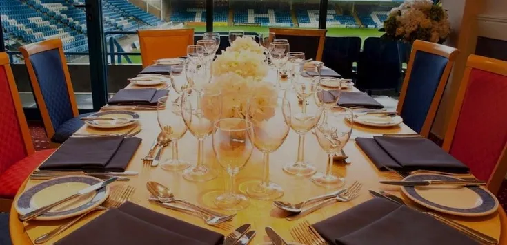 Khu vực khách sạn và dịch vụ tại sân vận động Priestfield
