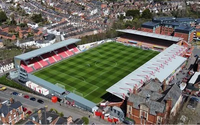 Sân vận động St. James Park Exeter nhìn từ trên cao