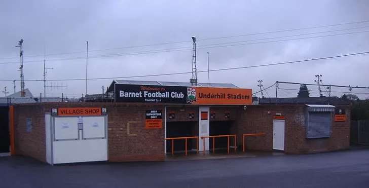 Sân vận động Underhill, mái nhà lịch sử đã gắn bó cùng Barnet FC trước The Hive