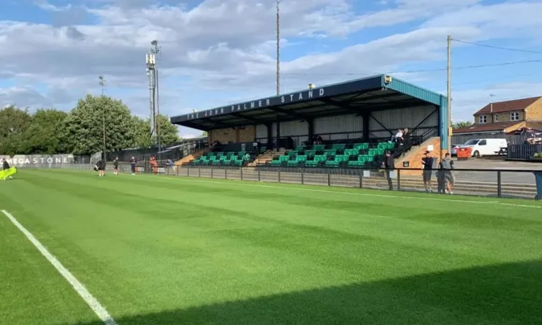 Sơ đồ chỗ ngồi và kiến trúc khán đài chính Main Stand tại sân The Citadel của Farsley Celtic