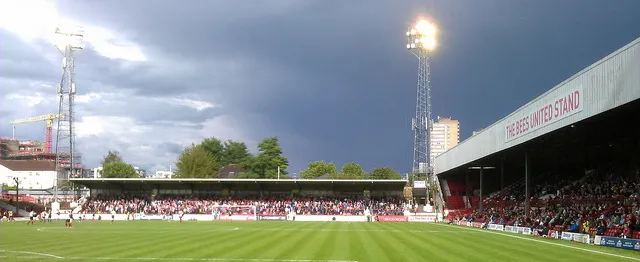 Sơ đồ khán đài chi tiết của sân vận động Griffin Park, giúp người hâm mộ dễ dàng tìm kiếm chỗ ngồi