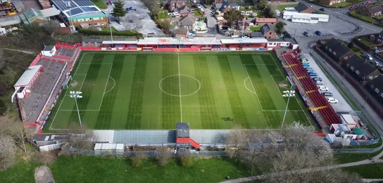 Sơ đồ tổng thể các khu vực khán đài và chỗ ngồi tại sân Impact Arena của Alfreton Town
