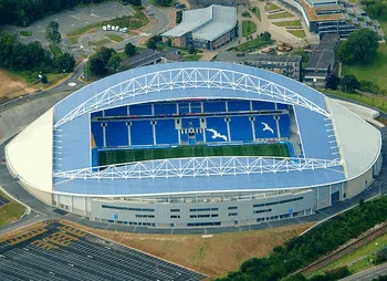 Toàn cảnh Falmer Stadium uy nghi dưới ánh bình minh, biểu tượng của Brighton &amp; Hove Albion