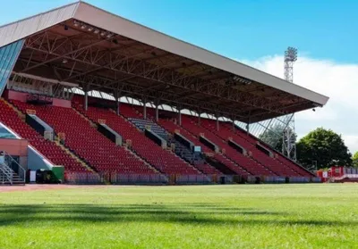 Toàn cảnh Sân vận động Gateshead International nhìn từ trên cao, biểu tượng của bóng đá Anh và điền kinh tại Tyne & Wear
