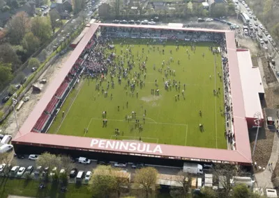 Toàn cảnh sân vận động Peninsula Stadium Moor Lane, biểu tượng của Salford City FC