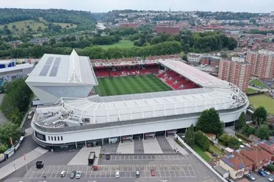 Tổng quan từ trên cao sân vận động Ashton Gate